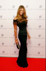 Elle_McPherson_Raisa_Gorbachev_Foundation_Party_in_London_01.jpg