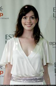 annehathaway_stepup_02.jpg