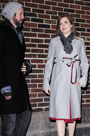 Preppie_-_Amy_Adams_at_the_Late_Show_with_David_Letterman_-_Jan._5_2010_8523.jpg