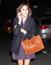 Preppie_-_Alexa_Chung_out_in_New_York_City_-_Dec._8_2009_019.JPG