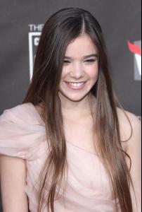 57846_Preppie_Hailee_Steinfeld_at_16th_Annual_Critics_Choice_Movies_Awards_2_122_73lo.jpg