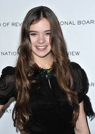 43446_celebritycityhailee02_122_482lo.jpg