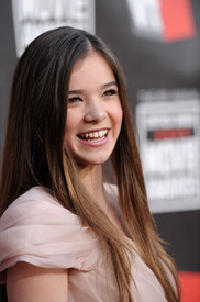 73466_Hailee_Steinfeld_Critics_Choice_Movies_Awards_J0001_002_122_184lo.jpg