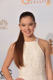 04846_celebritycityhailee16_122_460lo.jpg