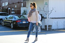 Kate Beckinsale Country Mart _OQrqVP61xqx.jpg