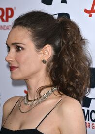 winona-ryder-aarp-s-movies-for-grownups-gala-february-2014_14.jpg