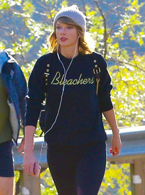 tswift311215BZNimage1.jpg