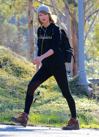 tswift311215BZNimage4.jpg