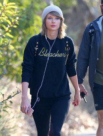 tswift311215BZNimage14.jpg