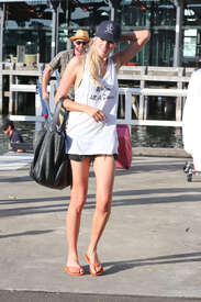 Lara-Stone-in-Shorts--16.jpg