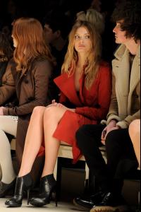 04711_Tikipeter_Lily_Donaldson_Burberry_Feb_21_1_018_123_80lo.jpg