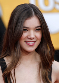 86595_Tikipeter_Hailee_Steinfeld_SAG_Awards_1_007_122_119lo.jpg