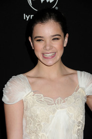 96323_Hailee_Steinfeld_SantaBarbaraInternationalFilmFestival_J0001_004_122_126lo.jpg