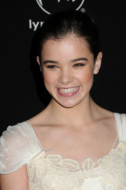 96058_Hailee_Steinfeld_SantaBarbaraInternationalFilmFestival_J0001_003_122_64lo.jpg