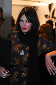 Alexa Chung Seen Around Lincoln Center Day WTbPDa0KPv2l.jpg