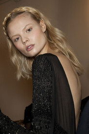 Emilio_Pucci_Fall_2012_Backstage_e_Ke_Ovxnl_Kdol.jpg