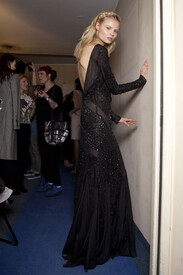 Emilio_Pucci_Fall_2012_Backstage_Fa0_BY-91_Wp_Ql.jpg