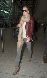 74321_Rosie_Huntington_Whiteley_LondonFeb192012_J0001_007_122_201lo.jpg