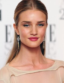 rosie_huntington_whi-15.jpg