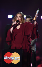 adele240216BZNimage41.jpg