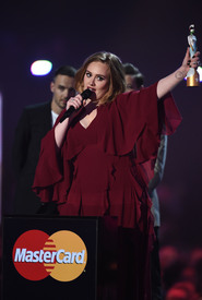 adele240216BZNimage42.jpg