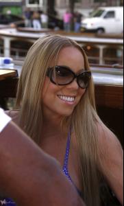 Mariah_20Carey_20in_20Amsterdam_20July_2017_202005_2006.jpg