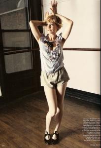 Michelle_Williams_Vogue_UK_Apr_07__lj_ruglam2.jpg