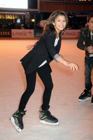 Zendaya_Coleman_DisneyOnIce_LetsCelebrate_J0001_Dec15_010.jpg