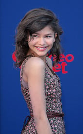 Preppie_Zendaya_at_the_Gnomeo_And_Juliet_premiere_in_Hollywood_1.jpg