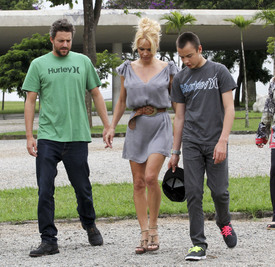 celebrity_paradise.com_TheElder_PamelaAnderson2011_03_22_atIbirapueraParkinSaoPaulo17.jpg