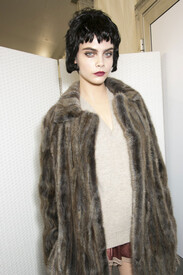 Louis Vuitton Fall 2013 Backstage zqD4XVBPJVjl.jpg