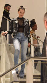 Bella-Hadid--Shopping-in-Paris--01.jpg