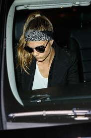 Cara-Delevingne-at-JFK-Airport--08.jpg