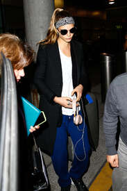 Cara-Delevingne-at-JFK-Airport--09.jpg