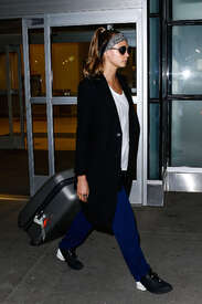 Cara-Delevingne-at-JFK-Airport--24.jpg