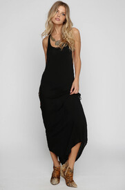 indah-tamri-macrame-maxi-black_E1Y2606.jpg