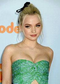 Dove Cameron_02.jpg