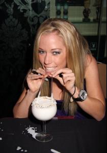 06202_Celebutopia_Kendra_Wilkinson_And_Holly_Madison_autograph_signing_at_the_Playboy_Store_in_Las_Vegas_01_122_357lo.jpg