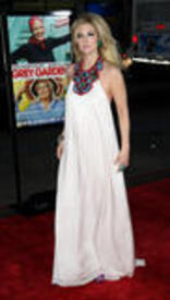 th_007-Drew_Barrymore_Premiere_HBO_Films_Grey_Gardens_celebutopia_CD041609.jpg