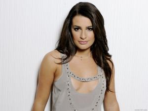 Lea_Michele_Wallpaper_5.jpg