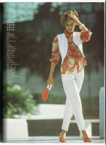 romijn_001_elle_china_1993_p6.jpg