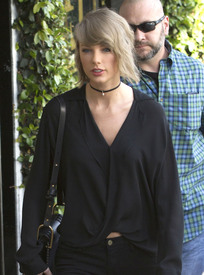 tswift050416BZNimage8.jpg