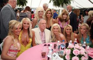 Hugh_Hefner_Reveals_2007_Playmate_Of_The_Year_2.jpg