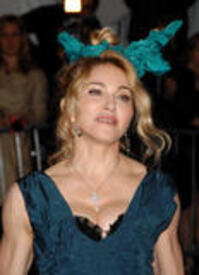 th_celeb-city.org-The_Elder-Madonna_9114.jpg