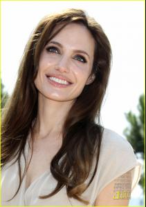 angelina_jolie_kung_fu_panda_2_photocall_10.jpg