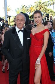 37 IrinaShayk premiere CannesFF 22052012.jpg