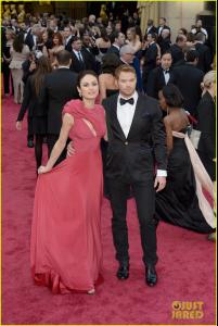 olga-kurylenko-wears-eco-fashion-on-oscars-2014-red-carpet-04.jpg