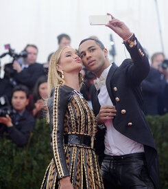 rosie_huntington_whiteley_got_close_designer_olivier_rousteing.jpg