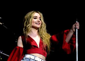 sabrina-carpenter-performing-at-o2-arena-in-london-51317-16.jpg