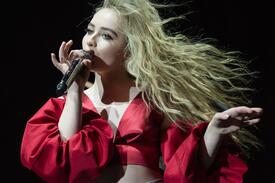 sabrina-carpenter-performing-at-o2-arena-in-london-51317-24.jpg